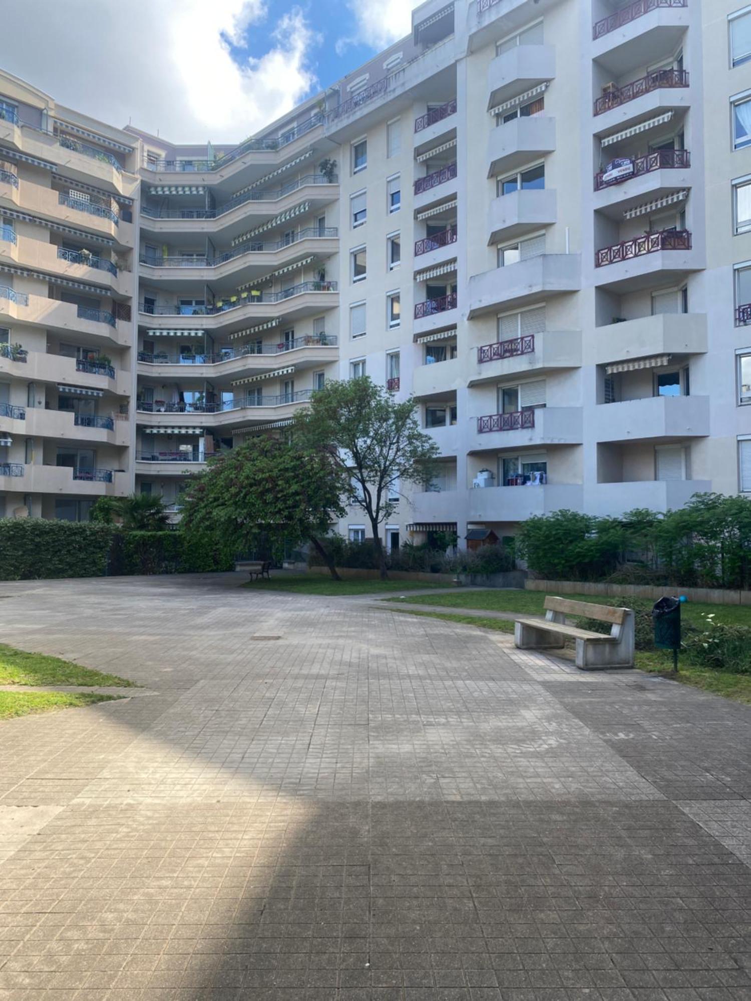 Super T2 Avec Piscine Lyon 3Eme Apartment Ngoại thất bức ảnh